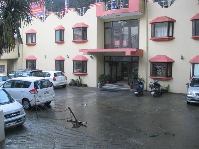 Treebo Trend Mussoorie Club Hotel Dehradun Exterior foto