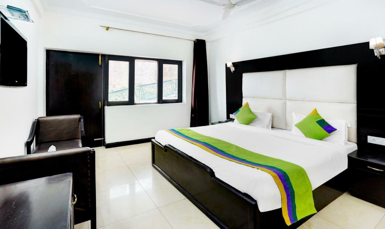 Treebo Trend Mussoorie Club Hotel Dehradun Exterior foto